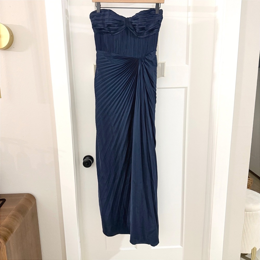 AMUR Joyceann Sweetheart Gown Navy Pleated Strapless Dress 4 Formal Black Tie